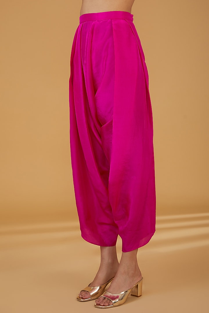 Rani Pink Chanderi Silk Hand Embroidered Kurta Set by Debyani at Pernia's Pop Up Shop