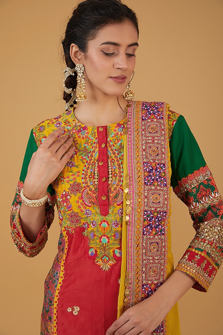 Red Chanderi Silk Hand Embroidered Kurta Set by Debyani at Pernia's Pop Up Shop