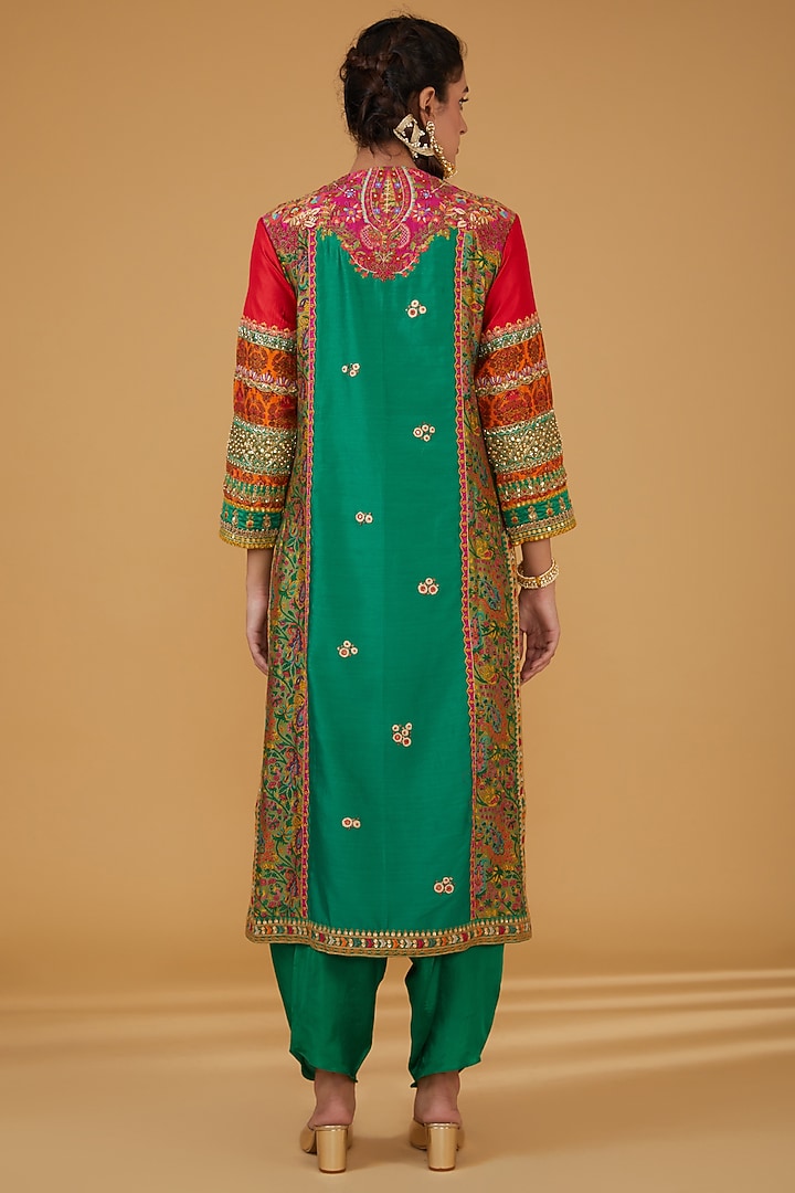 Emerald Green Chanderi Silk Hand Embroidered Kurta Set by Debyani at Pernia's Pop Up Shop