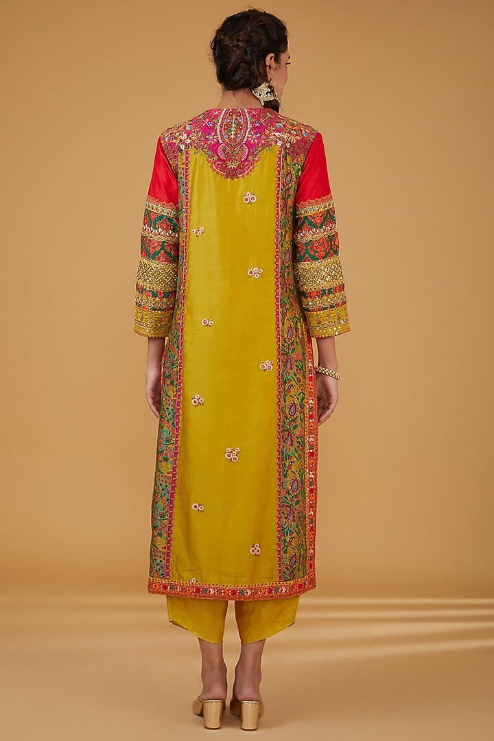 Mustard Chanderi Silk Hand Embroidered Kurta Set by Debyani at Pernia's Pop Up Shop
