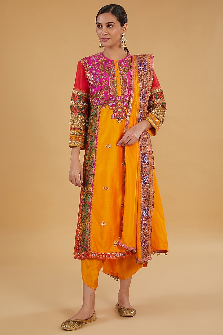 Orange Chanderi Silk Hand & Machine Embroidered Kurta Set by Debyani at Pernia's Pop Up Shop