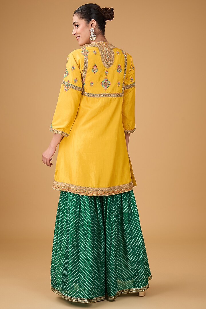 Yellow Silk Embroidered Kurta Set by Debyani at Pernia's Pop Up Shop