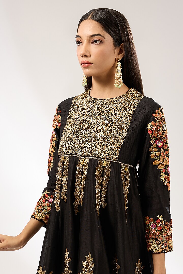 Black Silk Chanderi Hand & Machine Embroidered Kurta Set by Debyani at Pernia's Pop Up Shop