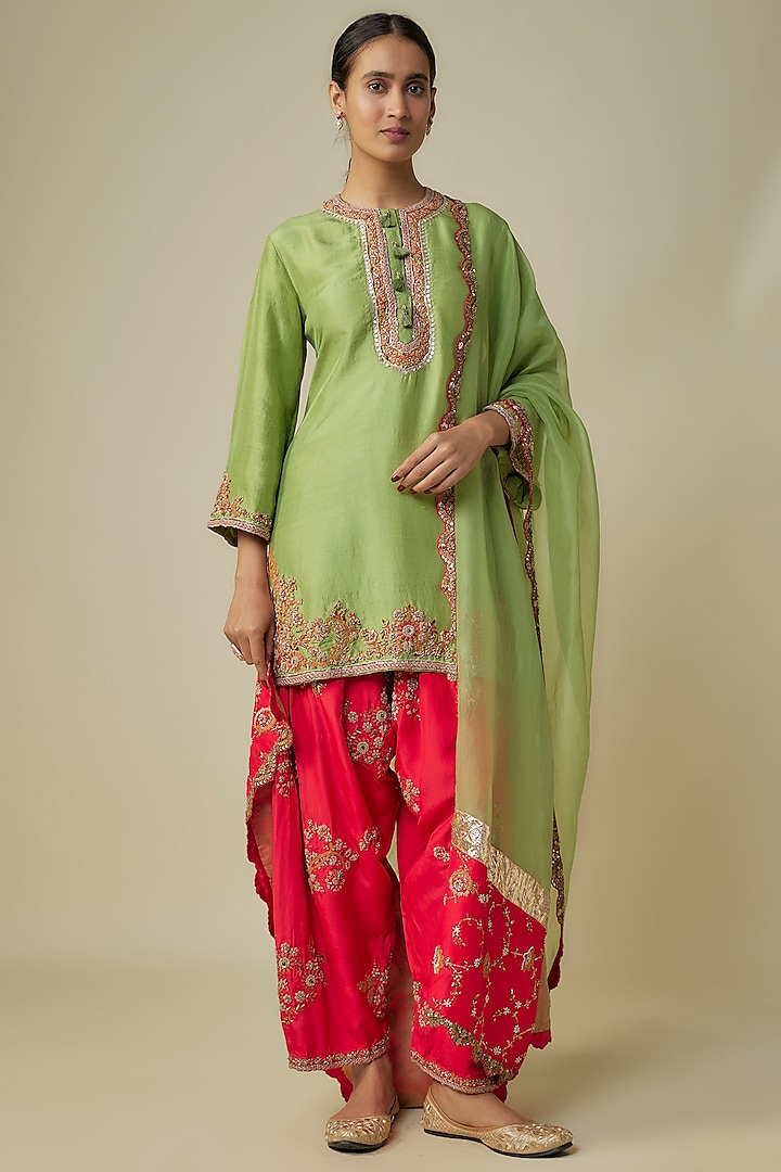 Green Silk Hand & Machine Embroidered Kurta Set by Debyani at Pernia's Pop Up Shop