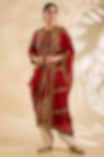 Maroon Silk Hand & Machine Embroidered Kurta Set by Debyani at Pernia's Pop Up Shop