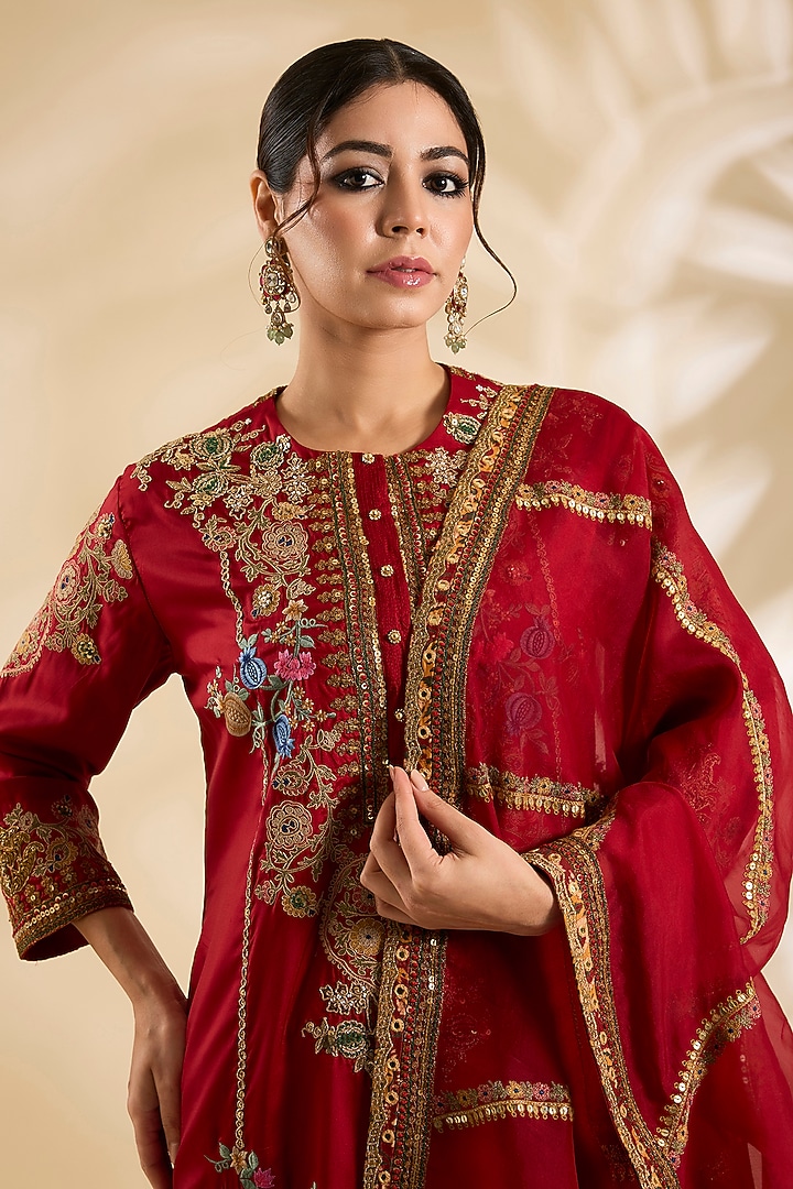 Maroon Silk Hand & Machine Embroidered Kurta Set by Debyani at Pernia's Pop Up Shop