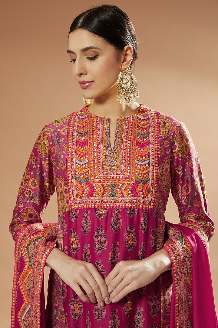 Magenta Chanderi Kurta Set by Debyani at Pernia's Pop Up Shop