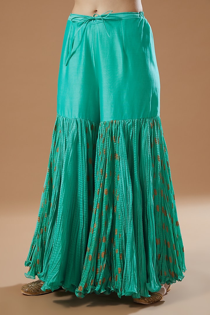 Feroza Chanderi Wedding Sharara Set by Debyani at Pernia's Pop Up Shop