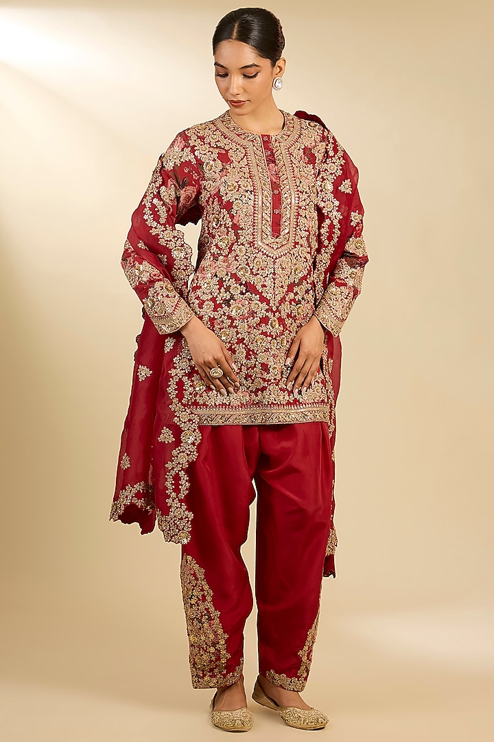Red Silk Hand & Machine Embroidered Kurta Set by Debyani at Pernia's Pop Up Shop