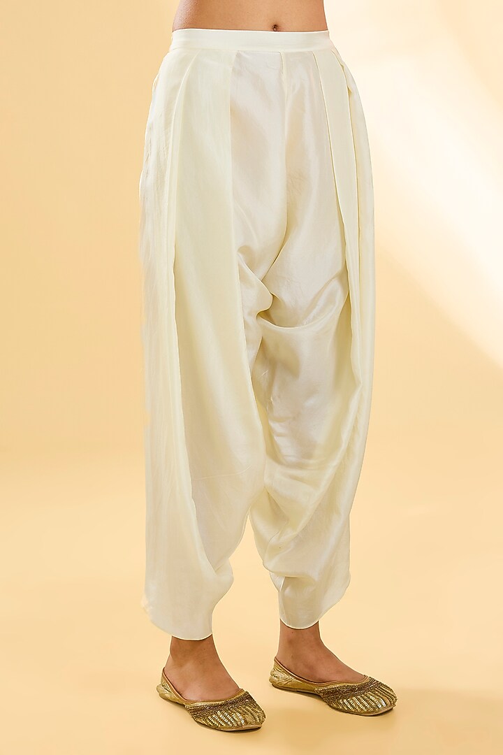 Powder Pink Silk Hand & Machine Embroidered Kurta Set by Debyani at Pernia's Pop Up Shop