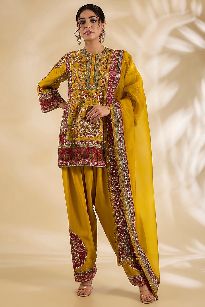Mustard Silk Hand & Machine Embroidered Kurta Set by Debyani at Pernia's Pop Up Shop