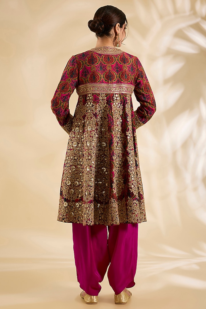 Magenta Silk Hand & Machine Embroidered Kurta Set by Debyani at Pernia's Pop Up Shop