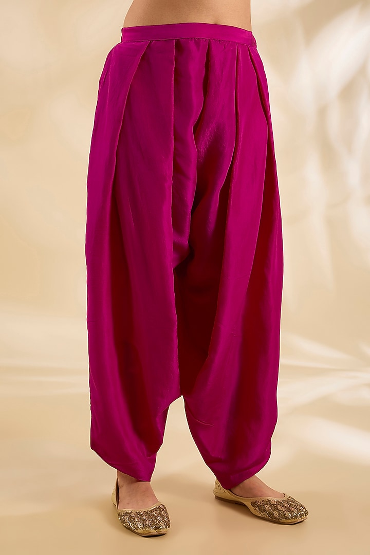 Magenta Silk Hand & Machine Embroidered Kurta Set by Debyani at Pernia's Pop Up Shop