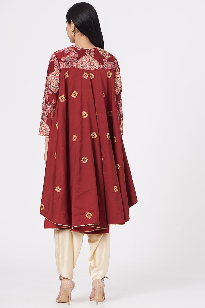 Maroon Printed Kurta Set by Debyani at Pernia's Pop Up Shop