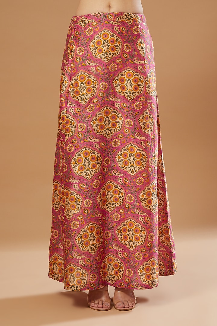 Magenta Embroidered Reception Saree Set by Debyani at Pernia's Pop Up Shop