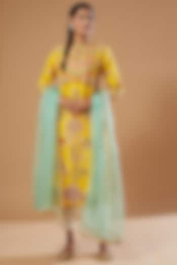 Mustard Silk Chanderi Kurta Set by Debyani at Pernia's Pop Up Shop