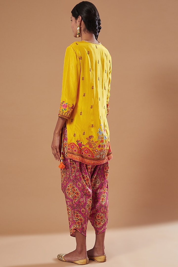 Mustard Silk Organza Kurta Set by Debyani at Pernia's Pop Up Shop