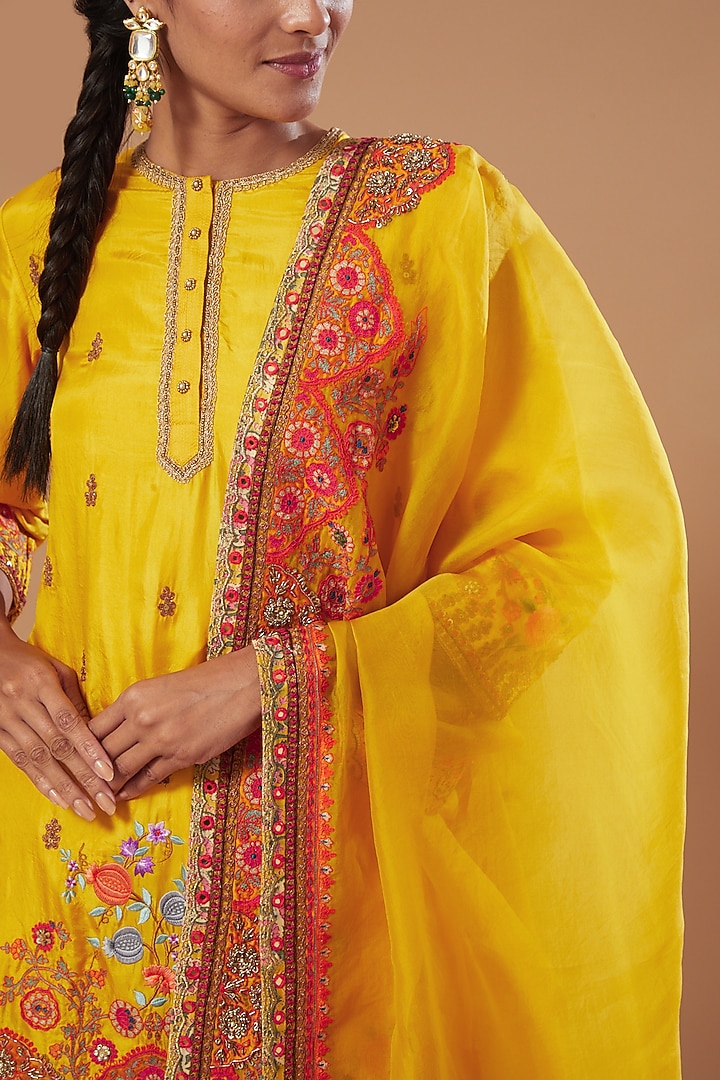 Mustard Silk Organza Kurta Set by Debyani at Pernia's Pop Up Shop