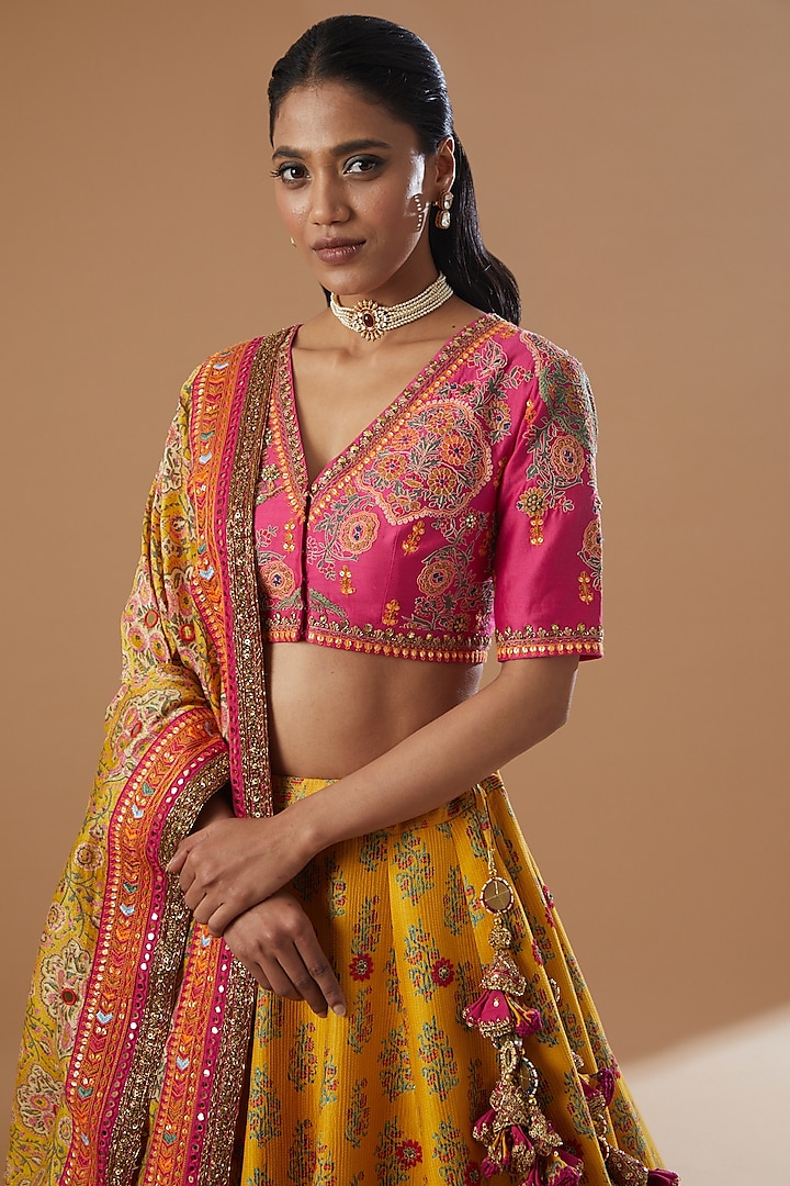 Mustard Mulmul & Chanderi Bridal Lehenga Set by Debyani at Pernia's Pop Up Shop