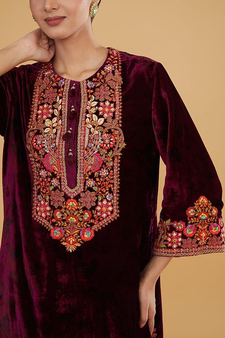 Maroon Velvet Kurta Set by Debyani at Pernia's Pop Up Shop