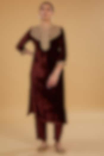 Maroon Velvet Hand Embroidered Kurta Set by Debyani at Pernia's Pop Up Shop