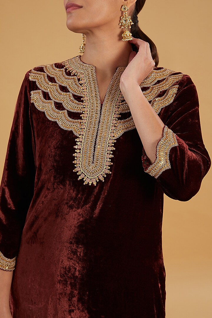 Maroon Velvet Hand Embroidered Kurta Set by Debyani at Pernia's Pop Up Shop