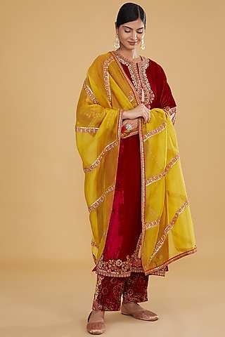 Yellow Organza Dupatta by Debyani