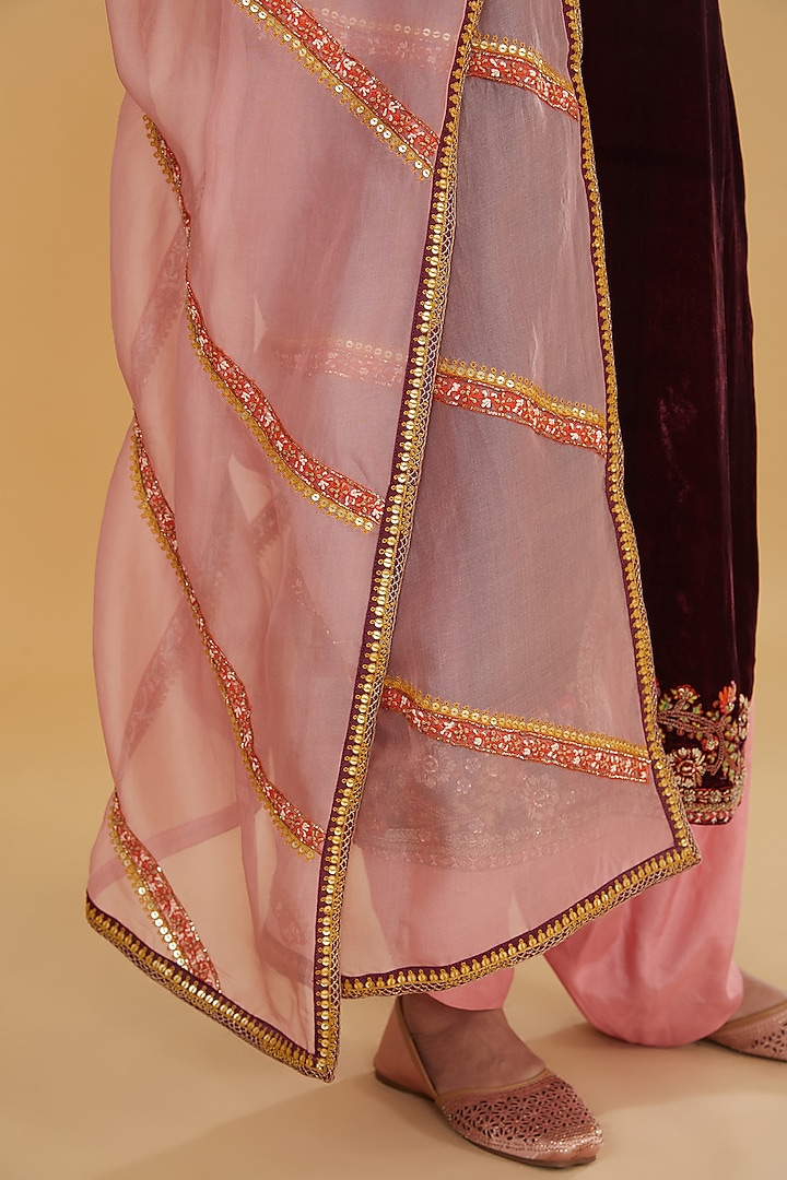 Blush Pink Organza Dupatta by Debyani at Pernia's Pop Up Shop