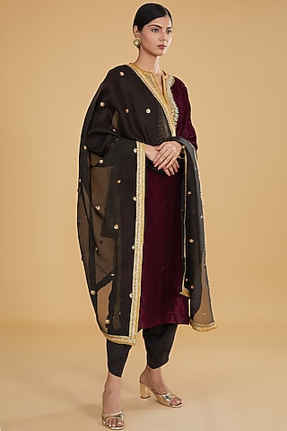 Black Velvet Dupatta by Debyani