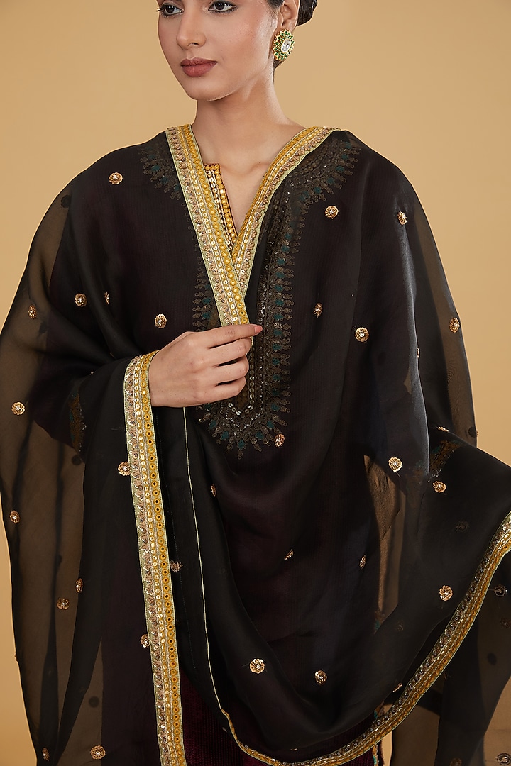 Black Velvet Dupatta by Debyani at Pernia's Pop Up Shop