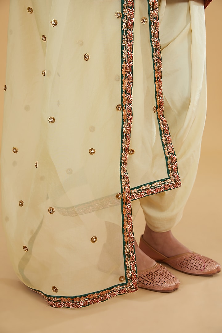 Off-White Organza Dupatta by Debyani at Pernia's Pop Up Shop