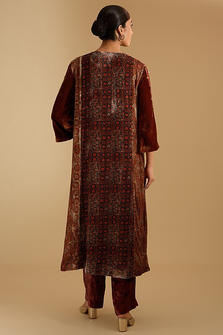 Maroon Silk Hand & Machine Embroidered Kurta Set by Debyani at Pernia's Pop Up Shop
