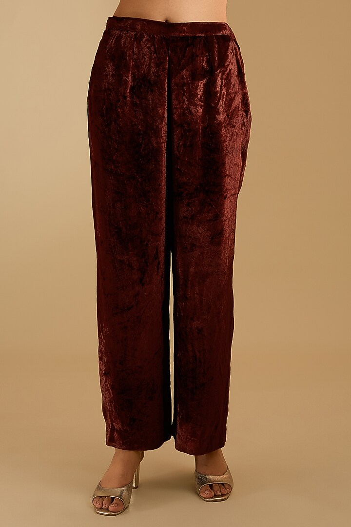 Maroon Silk Hand & Machine Embroidered Kurta Set by Debyani at Pernia's Pop Up Shop