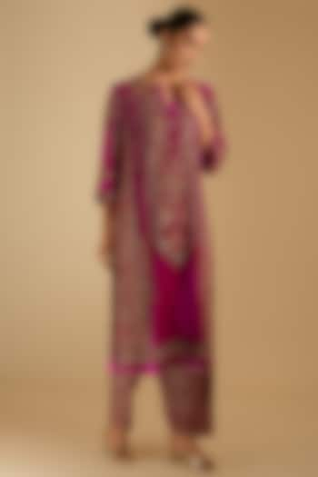 Rani Pink Silk Hand & Machine Embroidered Kurta Set by Debyani at Pernia's Pop Up Shop