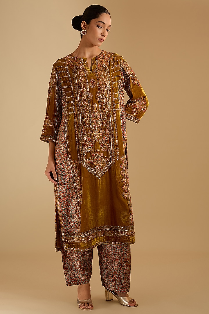 Mustard Silk Hand & Machine Embroidered Kurta Set by Debyani at Pernia's Pop Up Shop