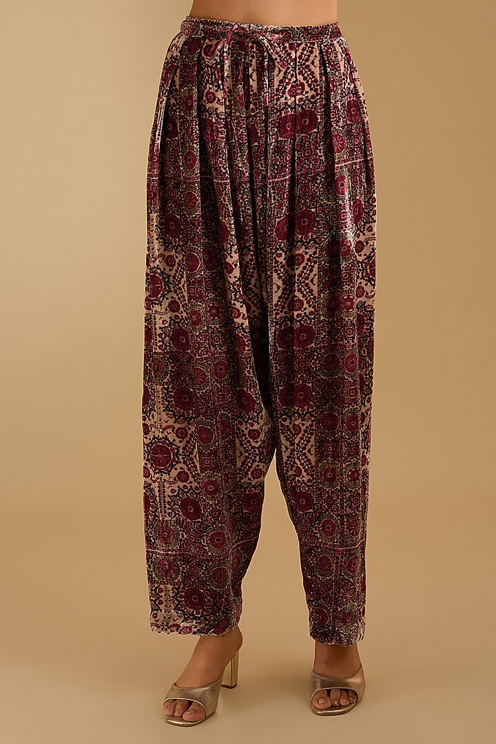 Black Silk Hand & Machine Embroidered Kurta Set by Debyani at Pernia's Pop Up Shop