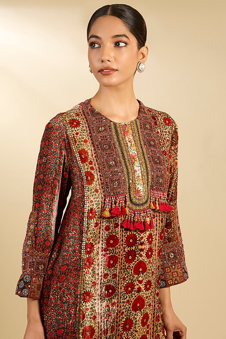 Beige & Maroon Silk Velvet Hand Embroidered Kurta Set by Debyani at Pernia's Pop Up Shop