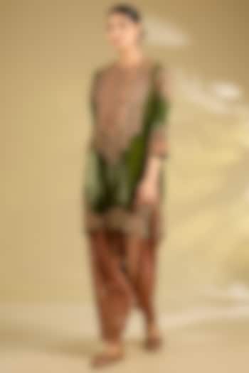 Green Velvet Hand & Machine Embroidered Kurta Set by Debyani at Pernia's Pop Up Shop