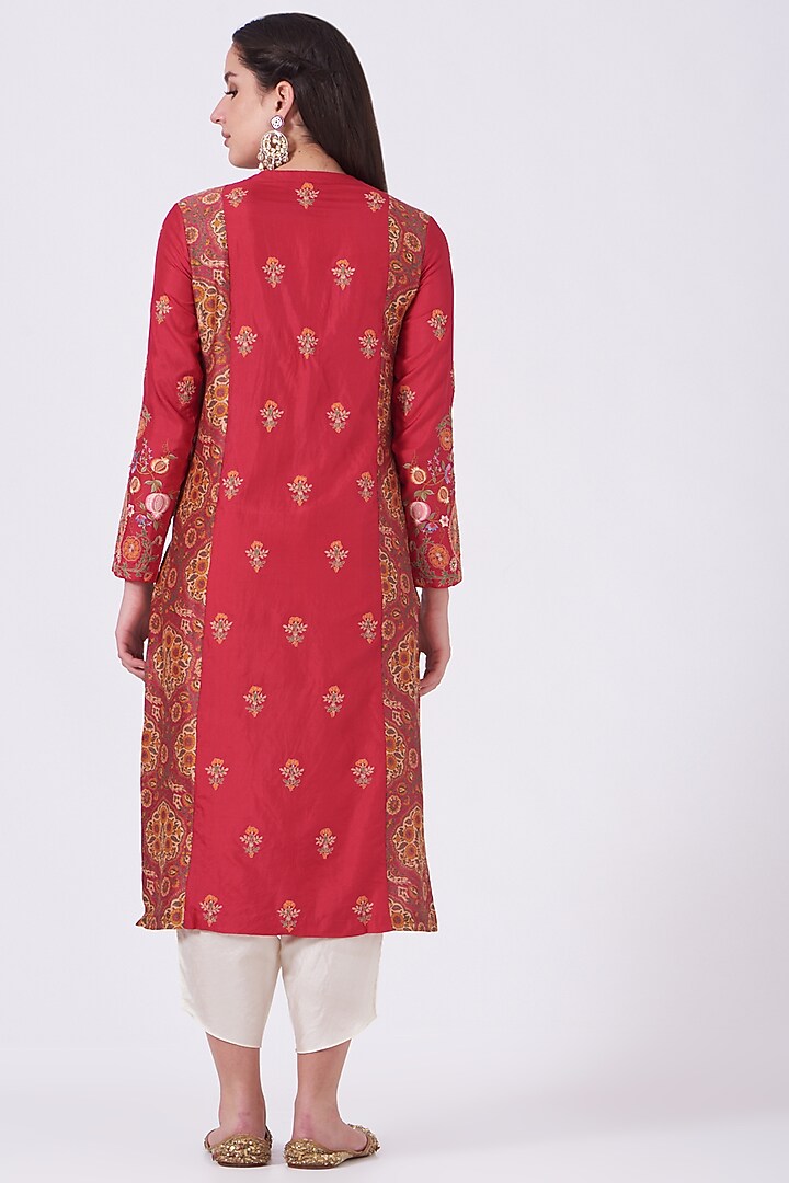 Magenta Embroidered Kurta Set by Debyani at Pernia's Pop Up Shop