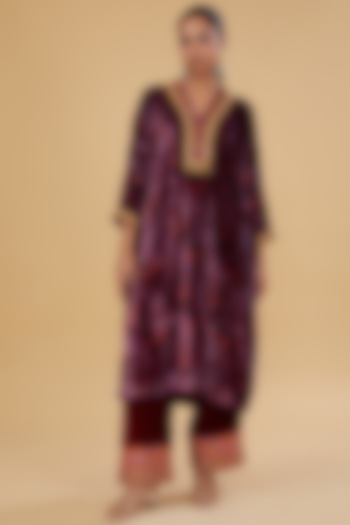 Purple Velvet Embroidered Kaftan Kurta Set by Debyani at Pernia's Pop Up Shop