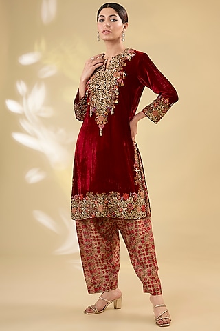 Red Velvet Hand & Machine Embroidered Kurta Set by Debyani
