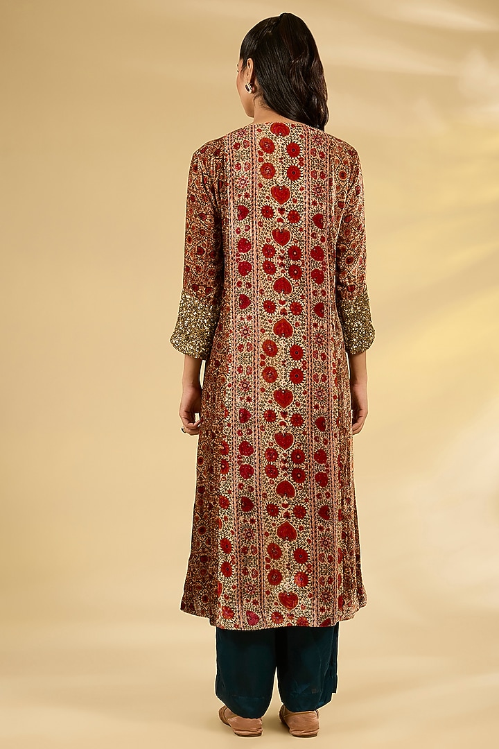 Maroon Silk Velvet Floral Printed & Embroidered Kurta Set by Debyani at Pernia's Pop Up Shop