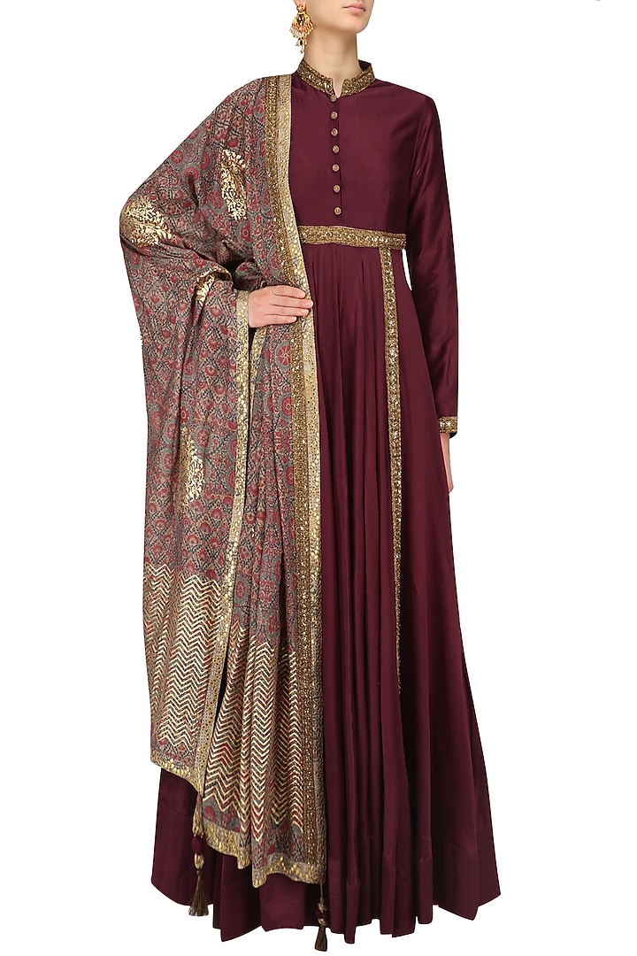 Maroon sequins embroidered kalidaar kurta set available only at Pernia's Pop Up Shop.