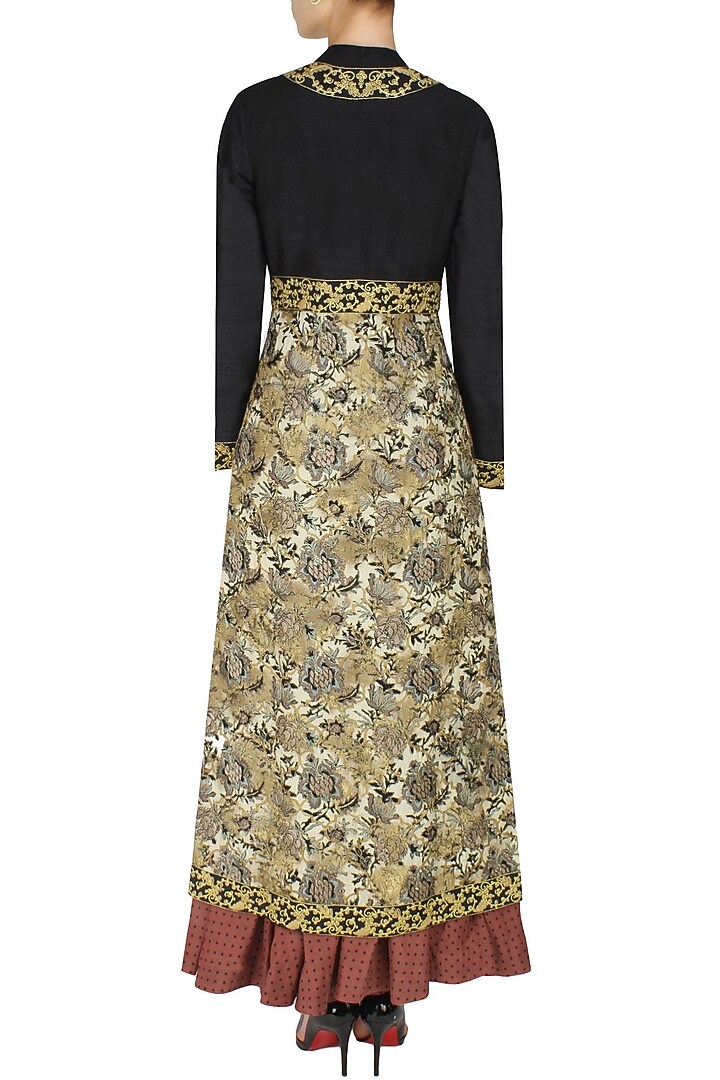 Black and white floral print kurta with handcrafted flared pants available only at Pernia's Pop Up Shop.