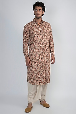 Peach Digital Printed Kurta by Devanshi Didwania