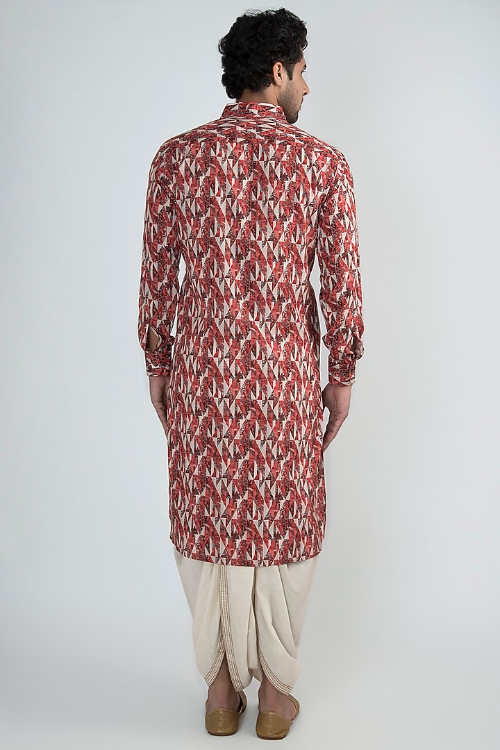 Red Digital Printed Kurta by Devanshi Didwania at Pernia's Pop Up Shop