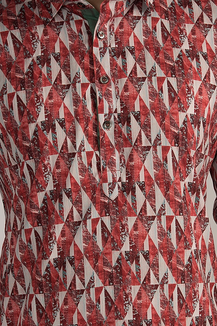Red Digital Printed Kurta by Devanshi Didwania at Pernia's Pop Up Shop