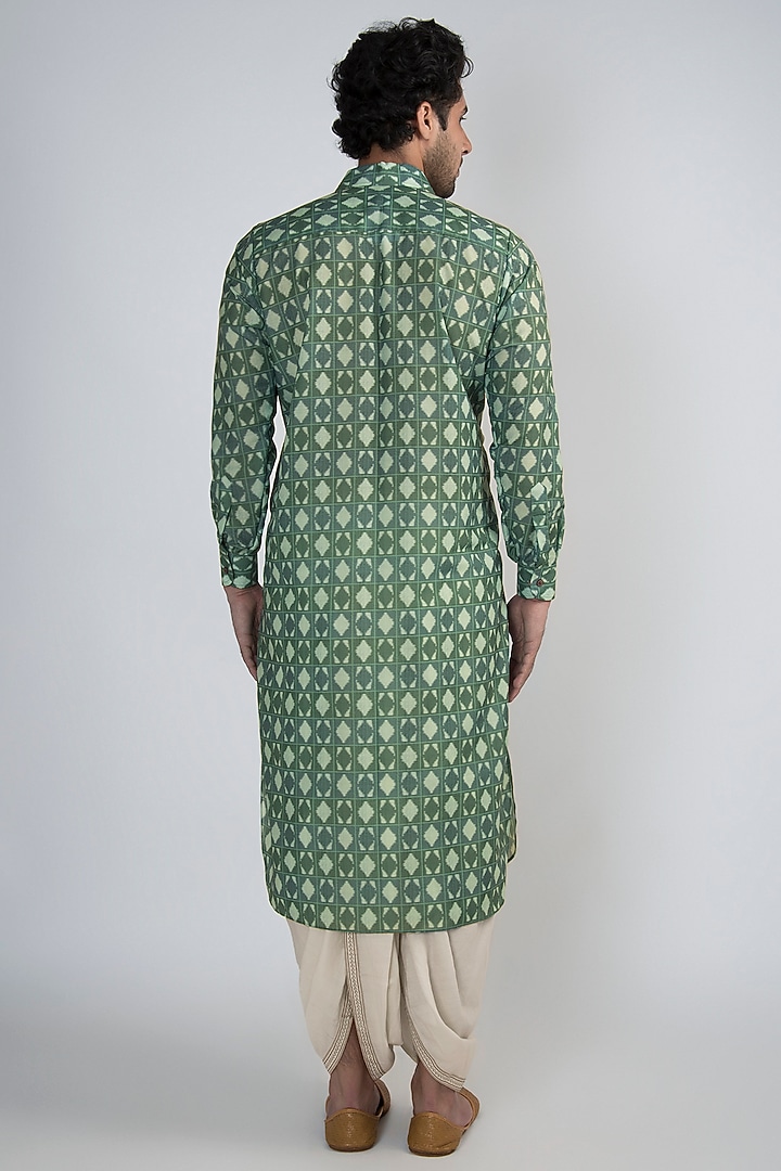 Emerald Green Digital Printed Viscose Kurta by Devanshi Didwania at Pernia's Pop Up Shop
