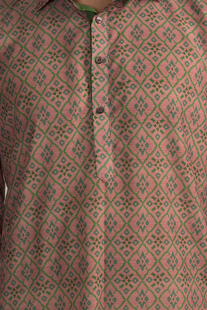 Blush Pink Digital Printed Kurta by Devanshi Didwania at Pernia's Pop Up Shop