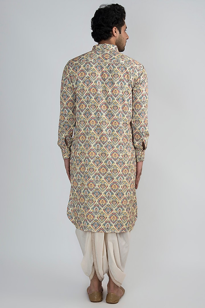 Beige Digital Printed Kurta by Devanshi Didwania at Pernia's Pop Up Shop